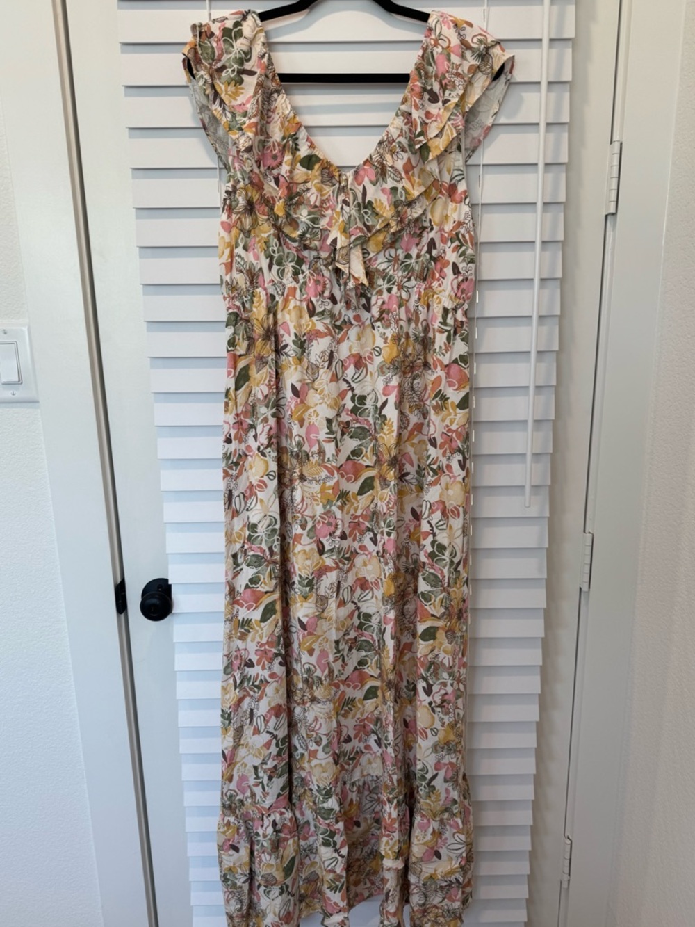 NWT Doe & Rae Floral Sleeveless Ruffle V-Neck Maxi Dress Women's Large Colorful